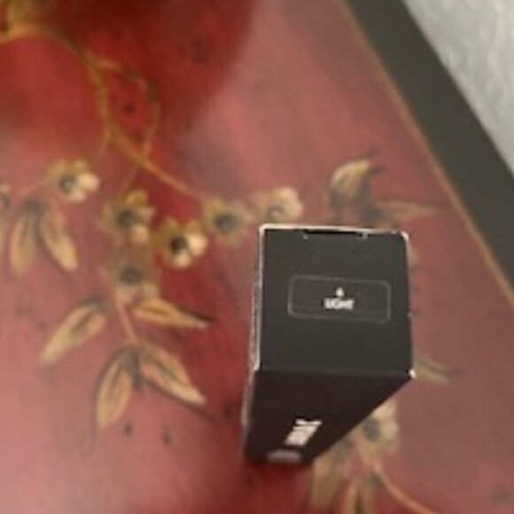 LORAC PRO Soft Focus Longwear Foundation - #6 Light - Picture 2 of 3